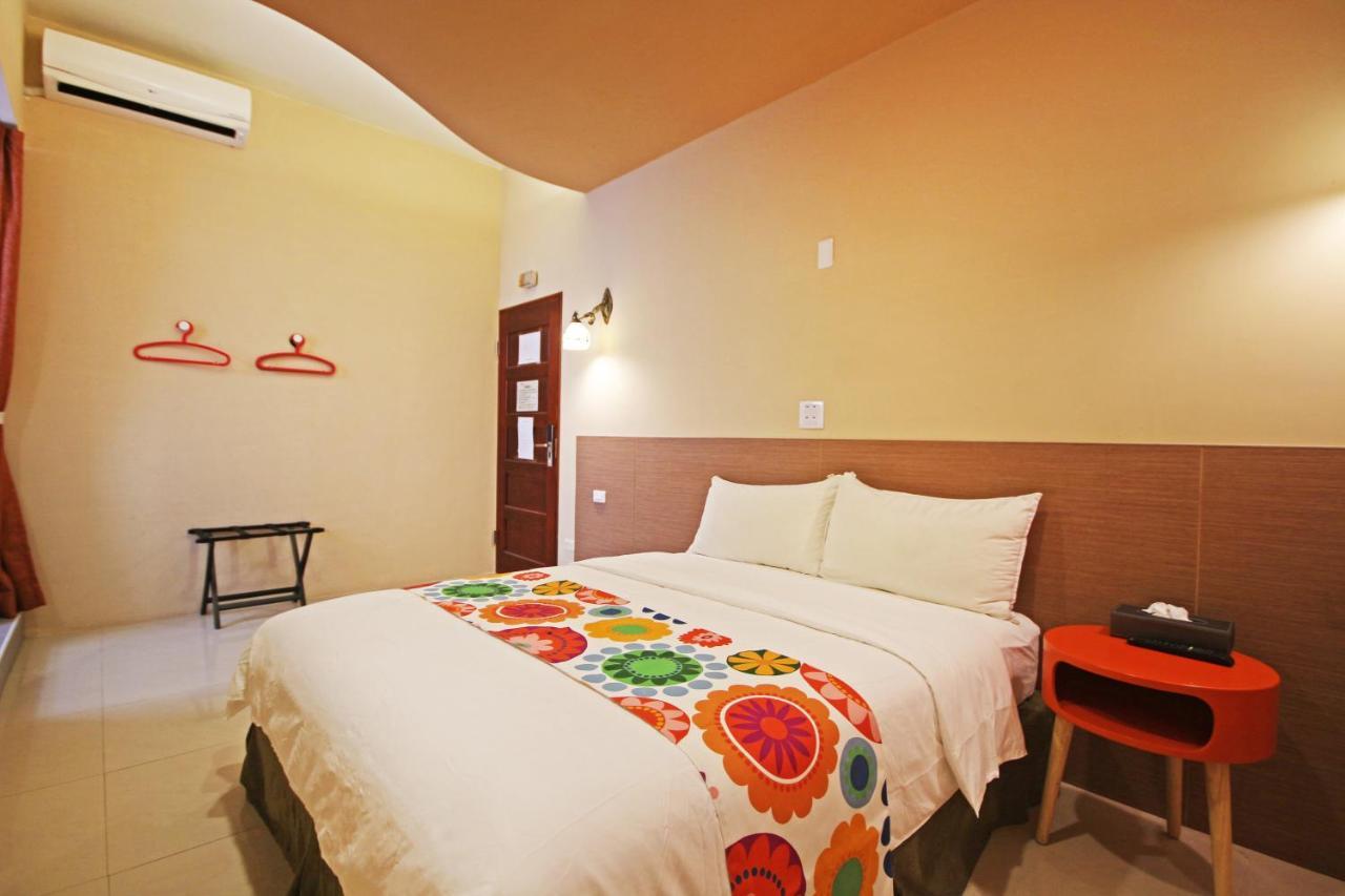 Fun Trip - Little Castle & Oscar B&B Taitung Екстер'єр фото