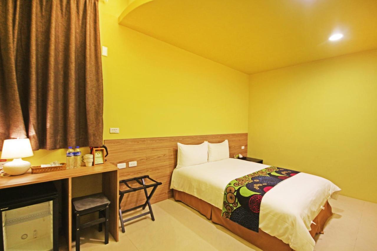 Fun Trip - Little Castle & Oscar B&B Taitung Екстер'єр фото